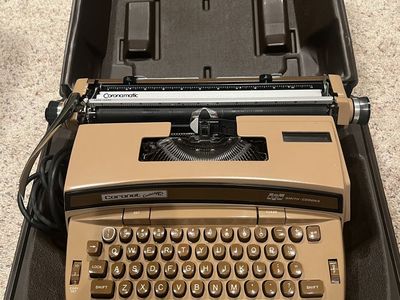 1970s Smith Corona Electric Typewriter In Case