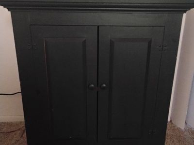 Dark Green Wooden Cabinet with Interior Shelf - Versatile Storage Solution