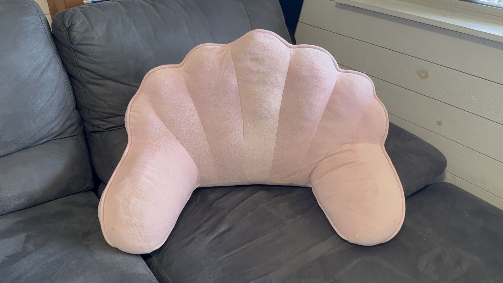 Pink Shell Backrest Pillow