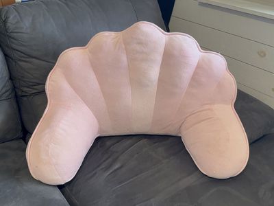 Pink Shell Backrest Pillow