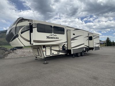 2015 Keystone Montana 3711FL Fifth Wheel RV