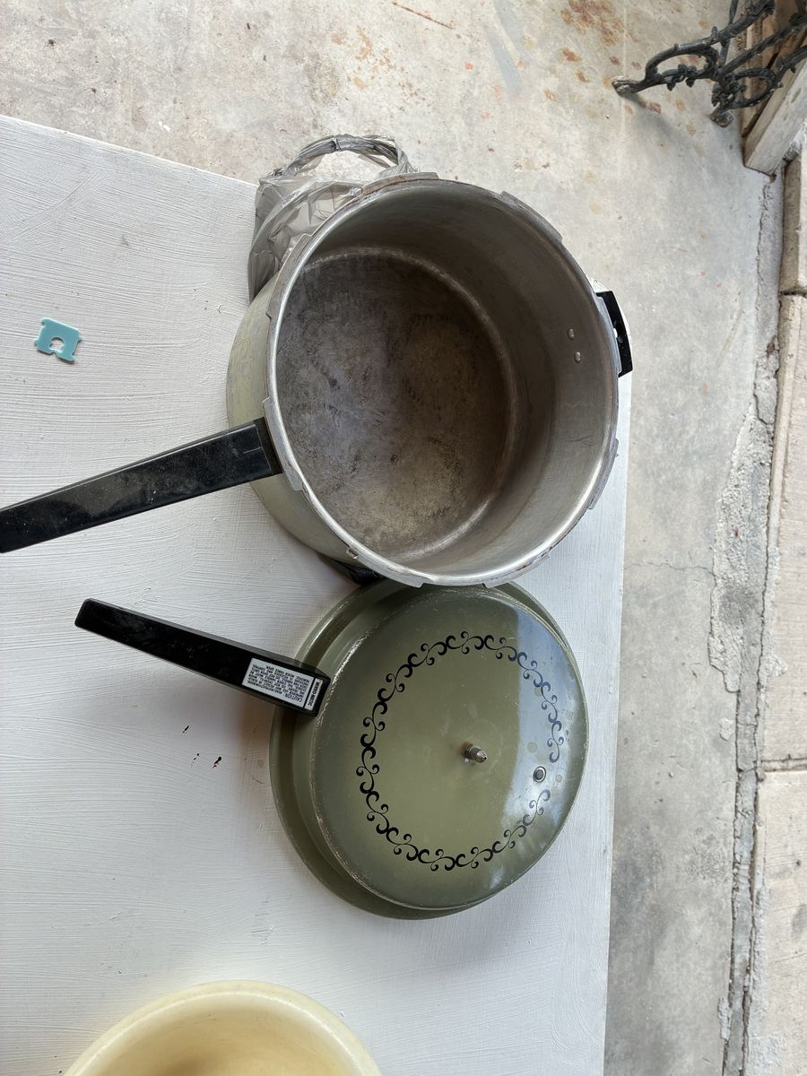 Vintage Mirro-Matic Pressure Cooker Pot with Green Scroll Lid 4 Quart