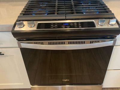 Whirlpool 30 inch front gas range/stove, stainless steel