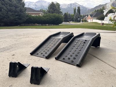 Steel Car Ramps and Wheels Chocks