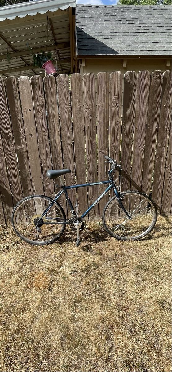Giant Rincon Hybrid bike medium size
