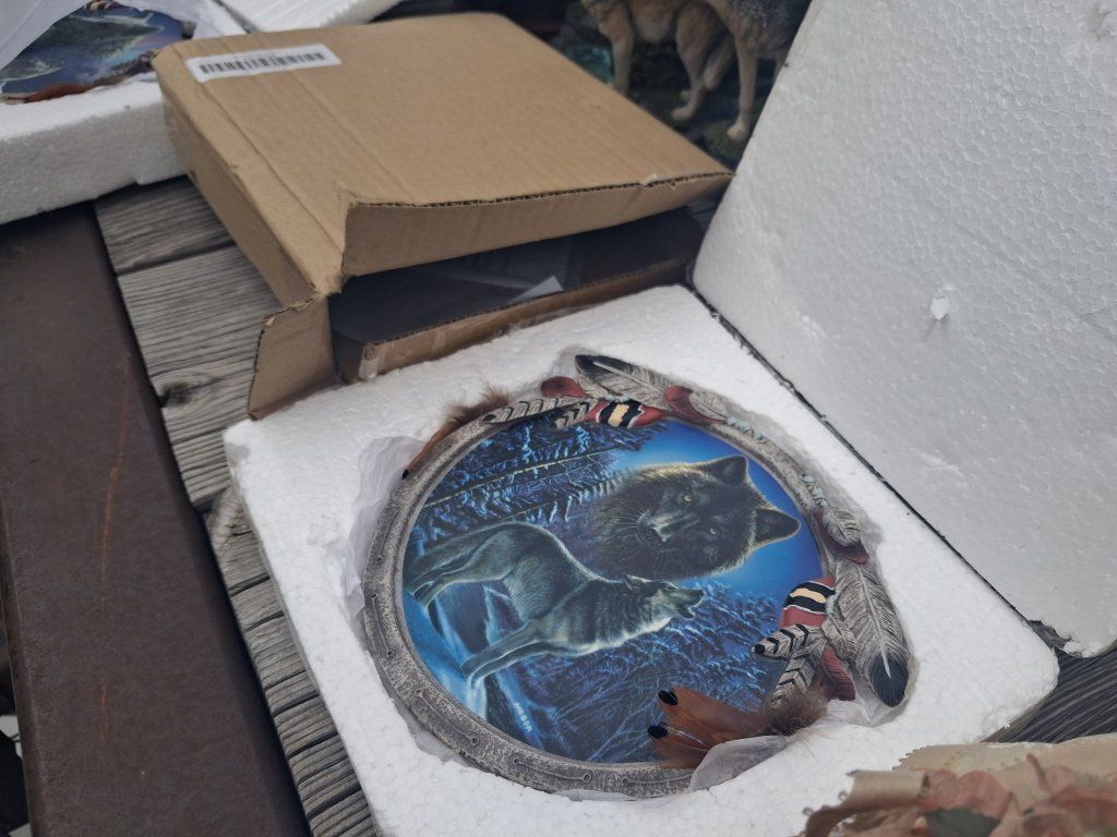 Wolf Plates (Bradford Exchange Collectibles)