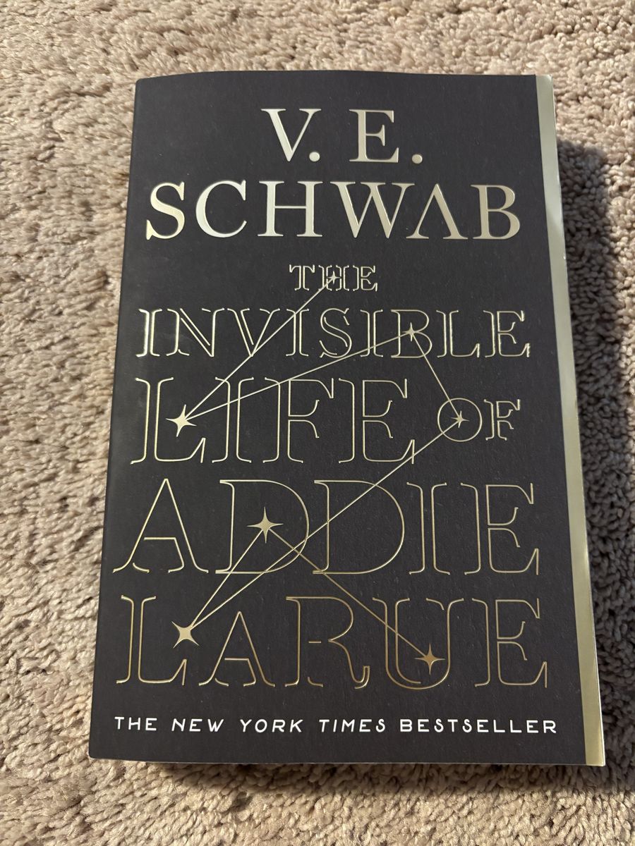 The Invisible Life of Addie La Rue by V. E. Schwab Paperback