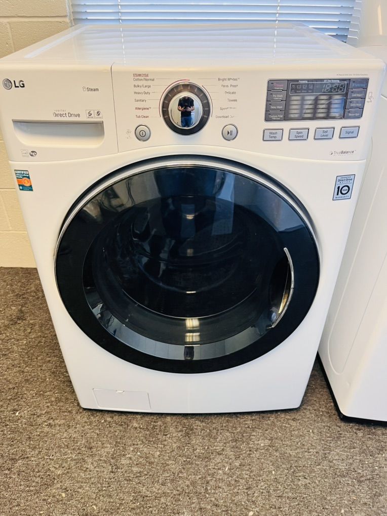 LG 4.5 Cu Ft Washing Machine With Turbo Wash