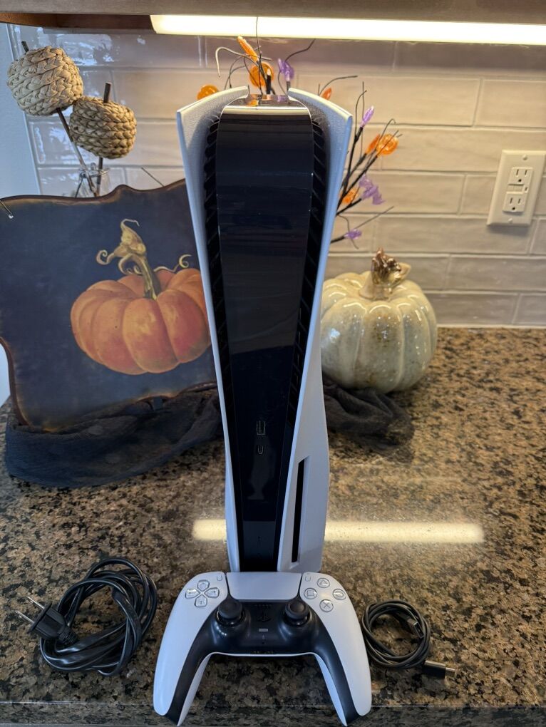 PS5 Disc & Controlled