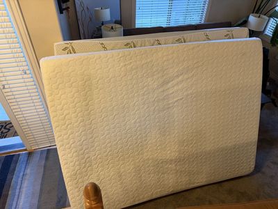 Memory foam queen mattress