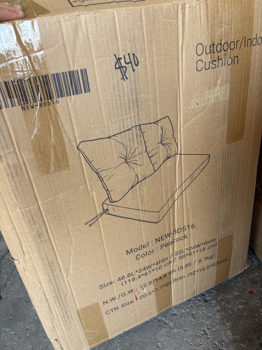 Brand new Outdoor/Indoor Cushion Set, Model NEW-BDS16, Peacock Color