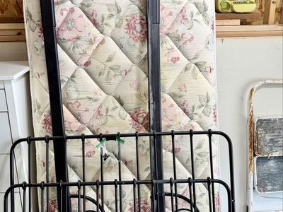 Twin Metal Daybed Frame with Scrollwork and Mattress Set