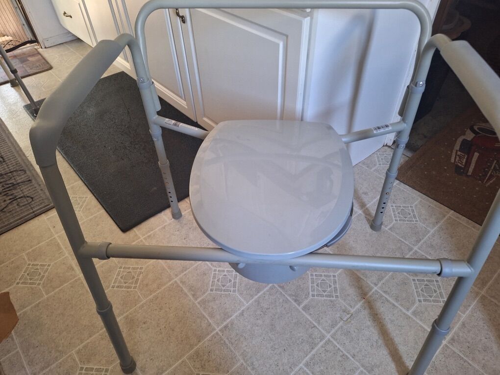 Bathroom Tub & Shower Chair Holds 650 Lbs.