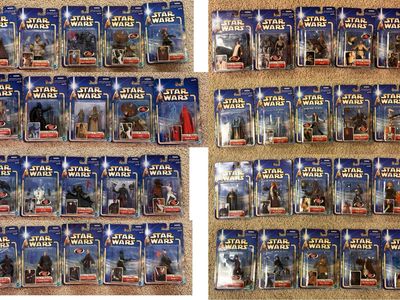 42 piece Star Wars Attack of the Clones Action Figures Lot - New on Cards