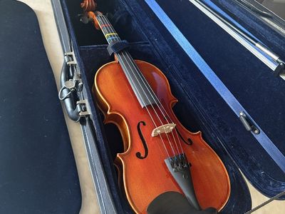 Archer 3/4 Violin Outfit — Barely Used, Case & Bow Included, Youth Size