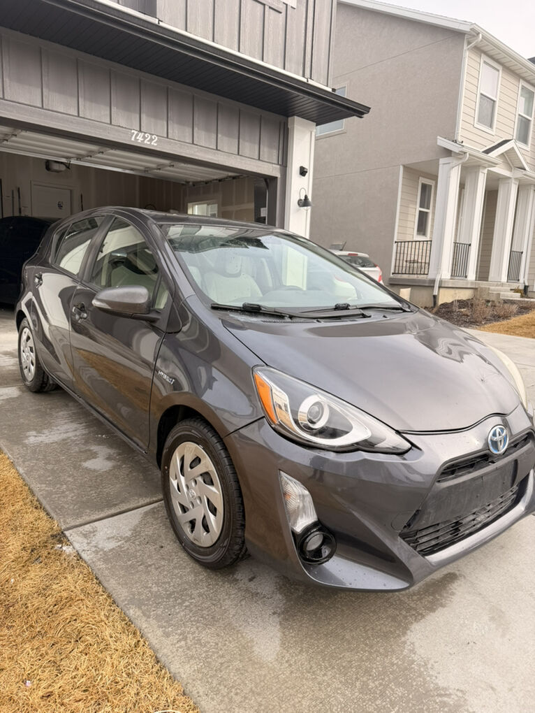 2016 TOYOTA PRIUS C Special Edition