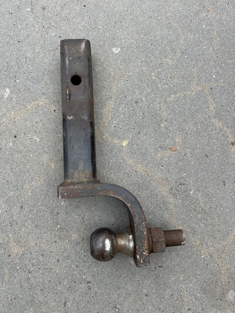 Drop down hitch