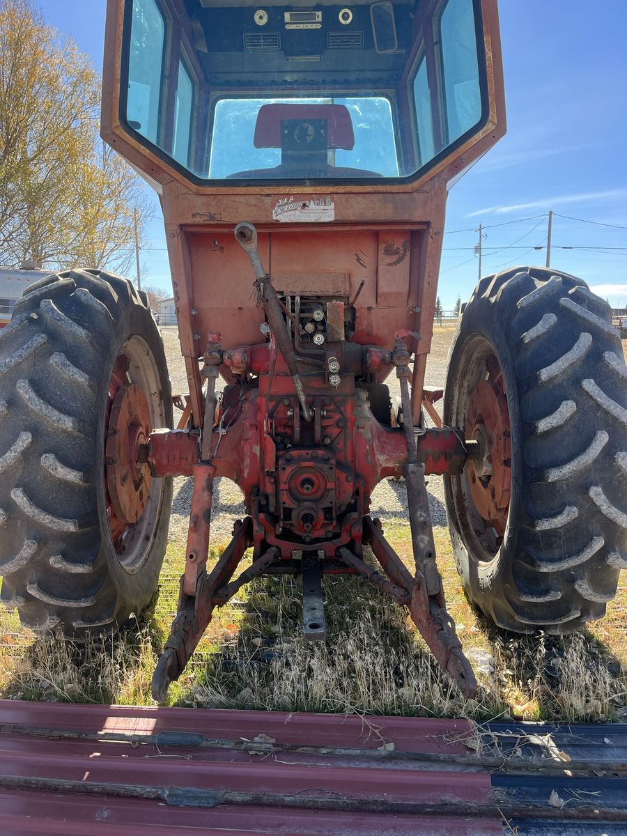 International Farmall 706