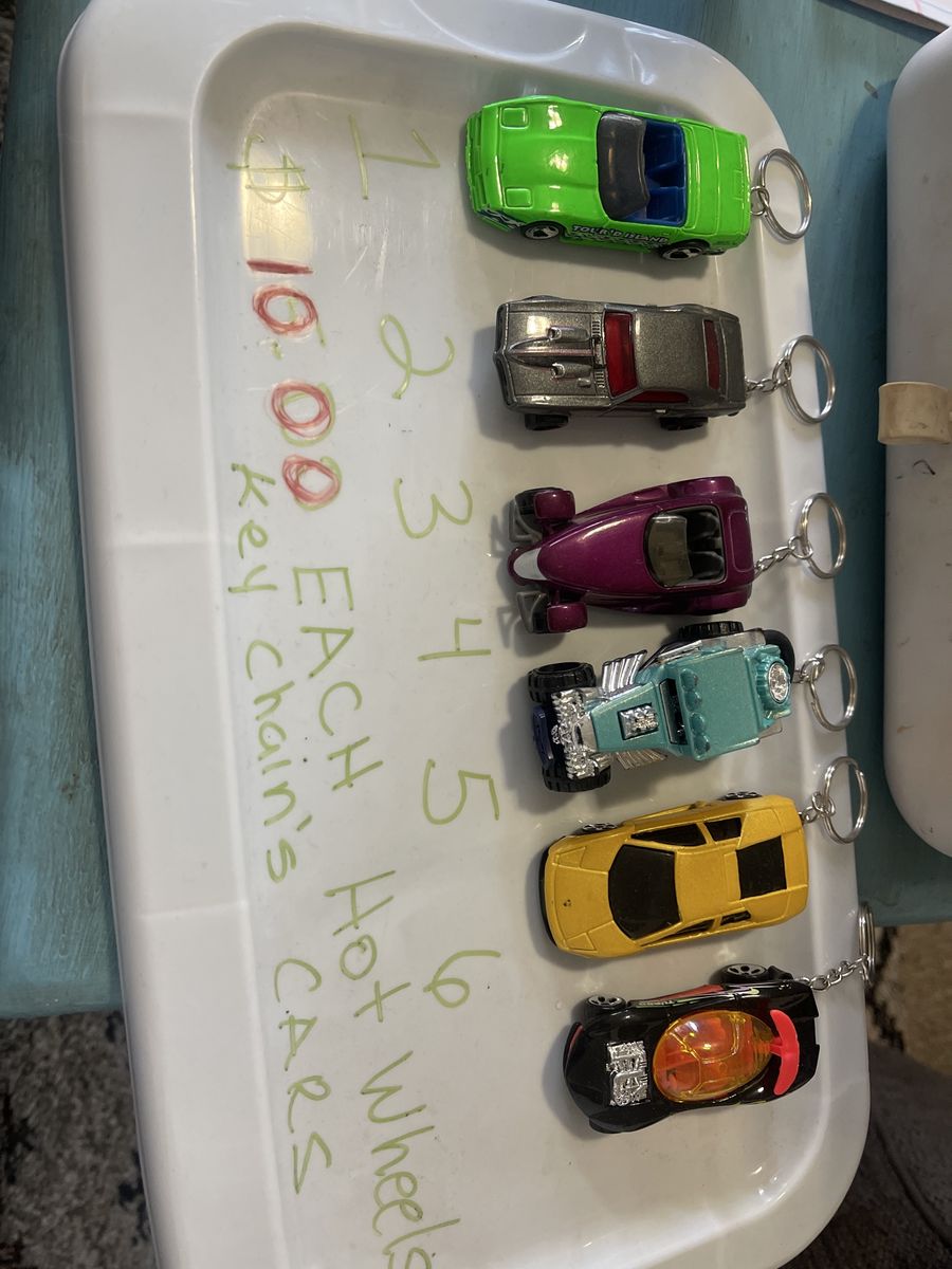 Hot Wheels Diecast Car Keychains - 6 Assorted Cars.  Brand new hot wheel cars.