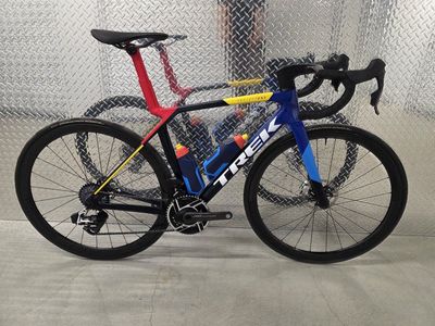 2025 Trek Madone SLR 9 Medium 54 Sram Red Team