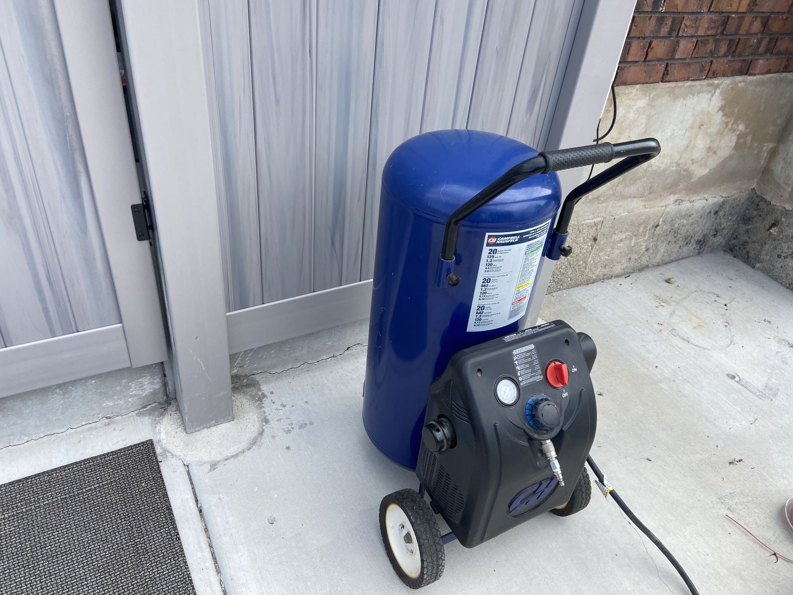 Compressor - Campbell Hausfield 20 gallon 90 psi Oil less design