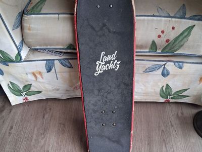 LAND YAUGHT skateboard