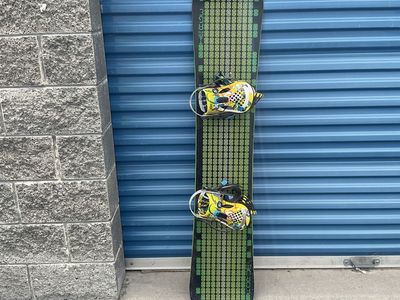 Forum 152cm Snowboard w/ Ride Contraband Bindings - Freestyle/All-Mountain