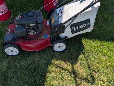 Toro Recycler 22" Gas Walk-Behind Self-Propelled Lawn Mower w/ Bagging