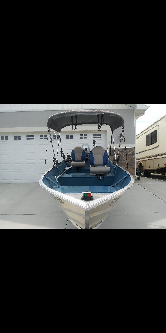 Fishing Boat - V-Bottom