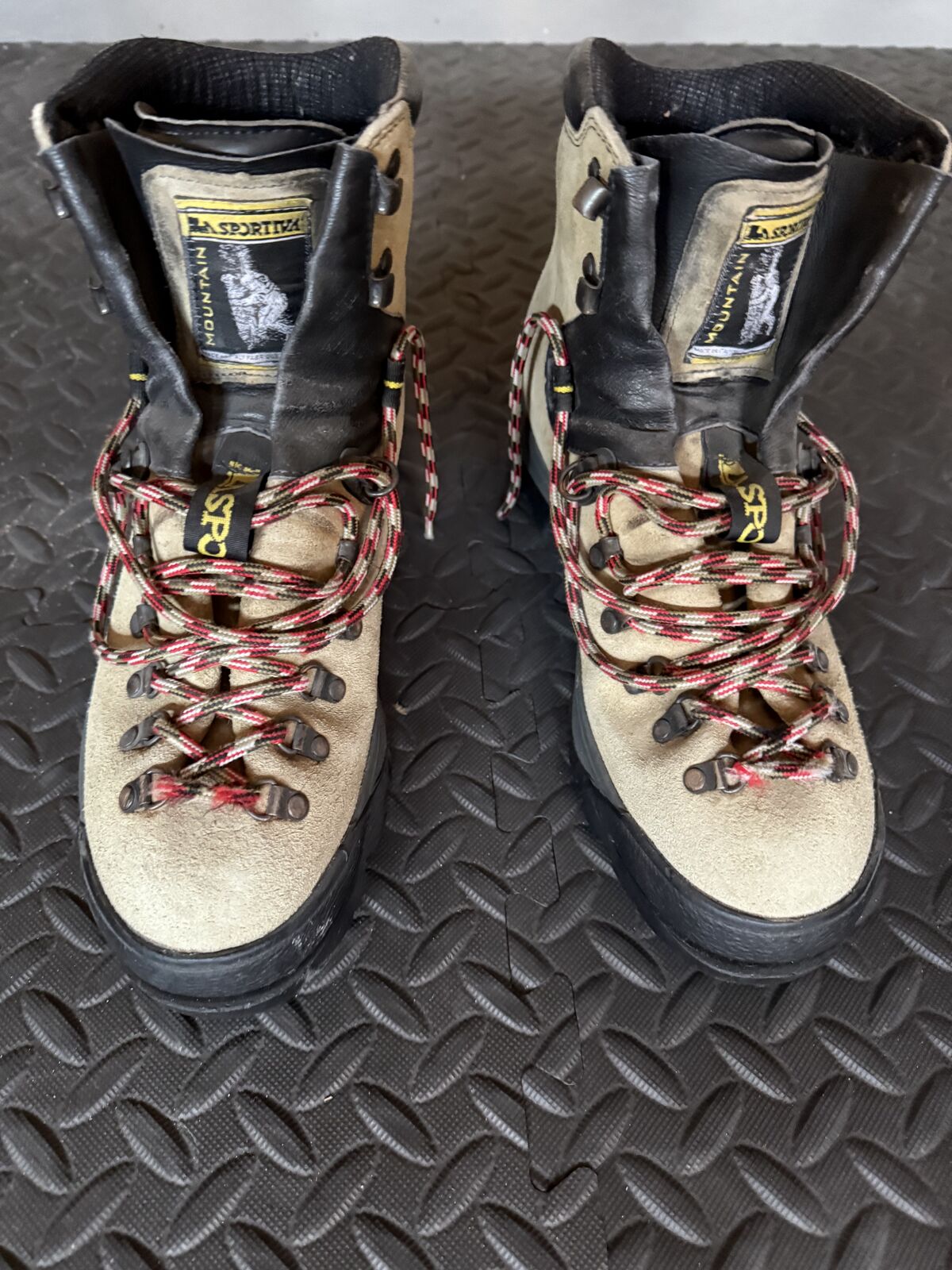 La Sportiva Makalu boots