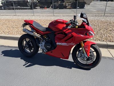 2022 Ducati supersport S