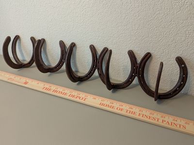 wall mounted five hook iron horseshoe coat rack