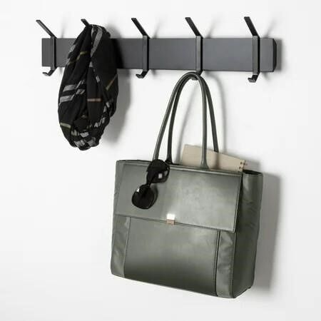 Kate and Laurel Rossmore Farmhouse 5-Hook Hanger