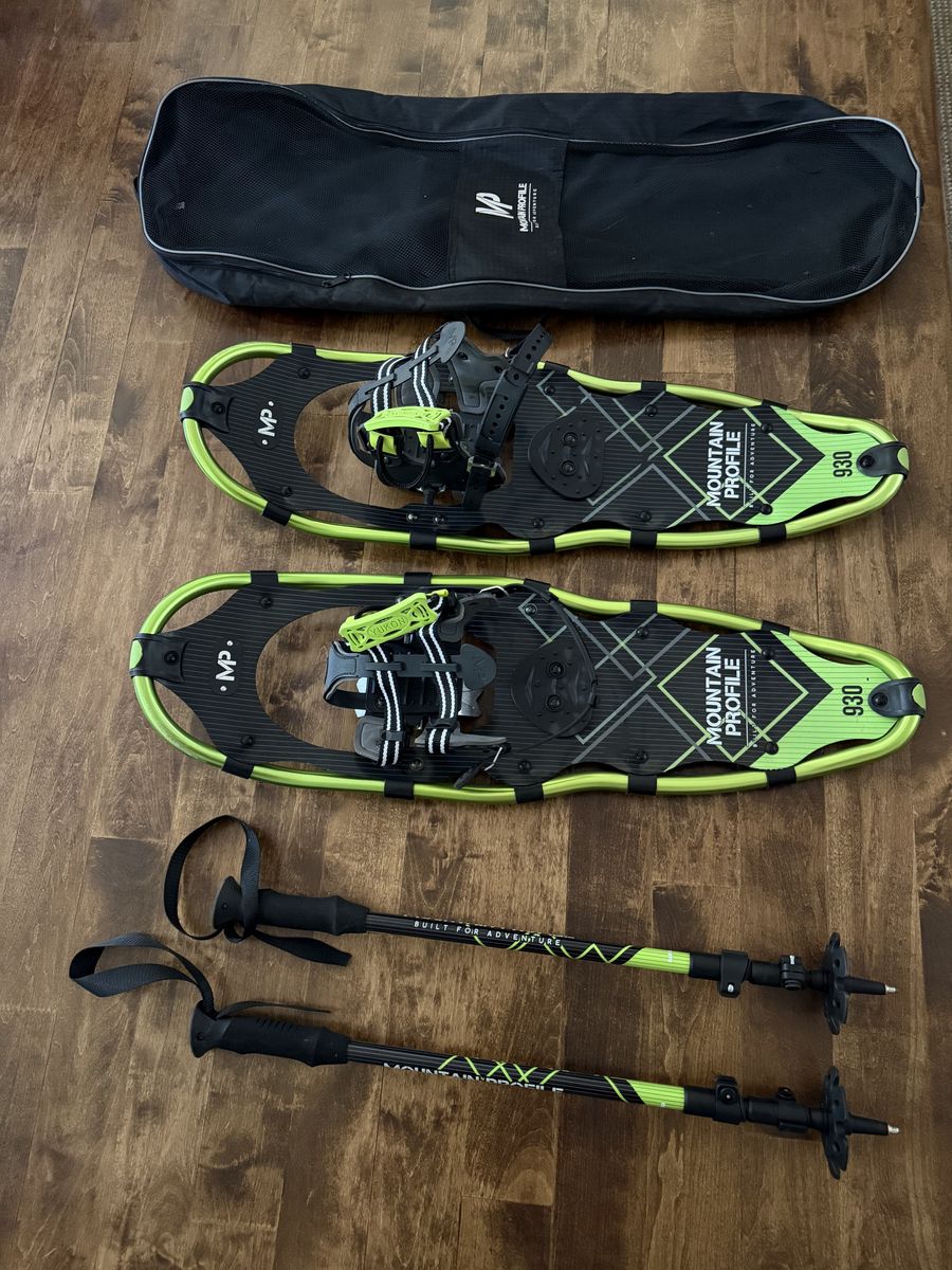 Mountain Profile Snow Shoes 930 with poles & carry bag