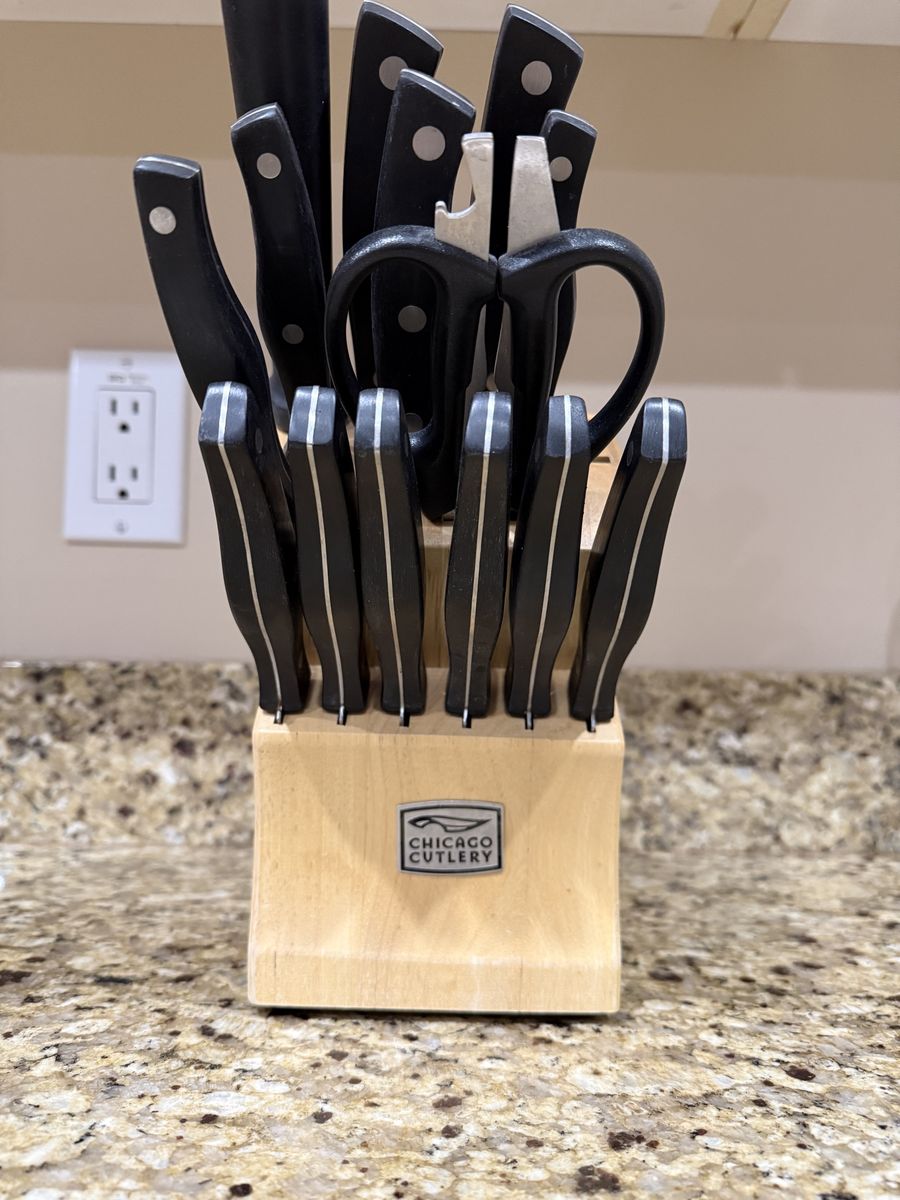 Knife Set - Chicago Cutlery With Block
