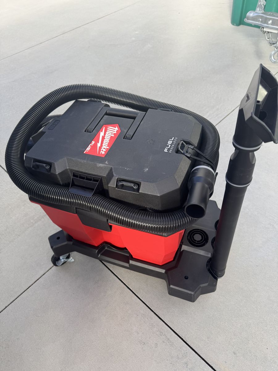 Milwaukee Vacuum M18 9 Gallon