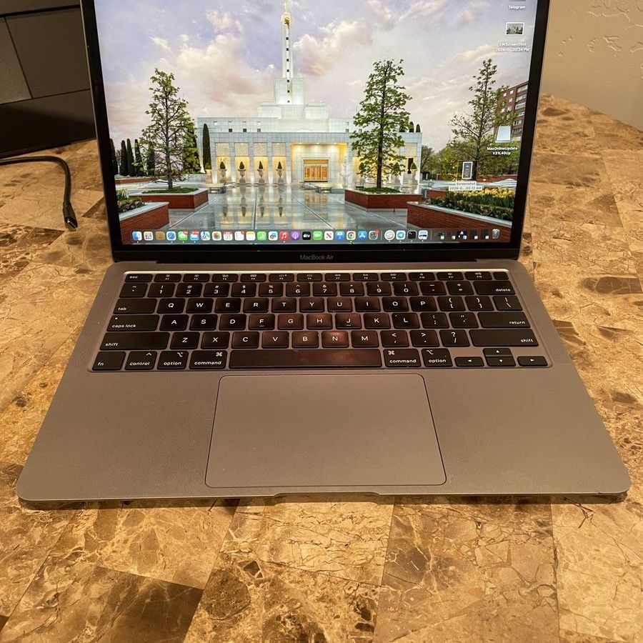 2020 MacBook Air 13” Retina – Intel i3 – 8GB RAM – 256GB SSD