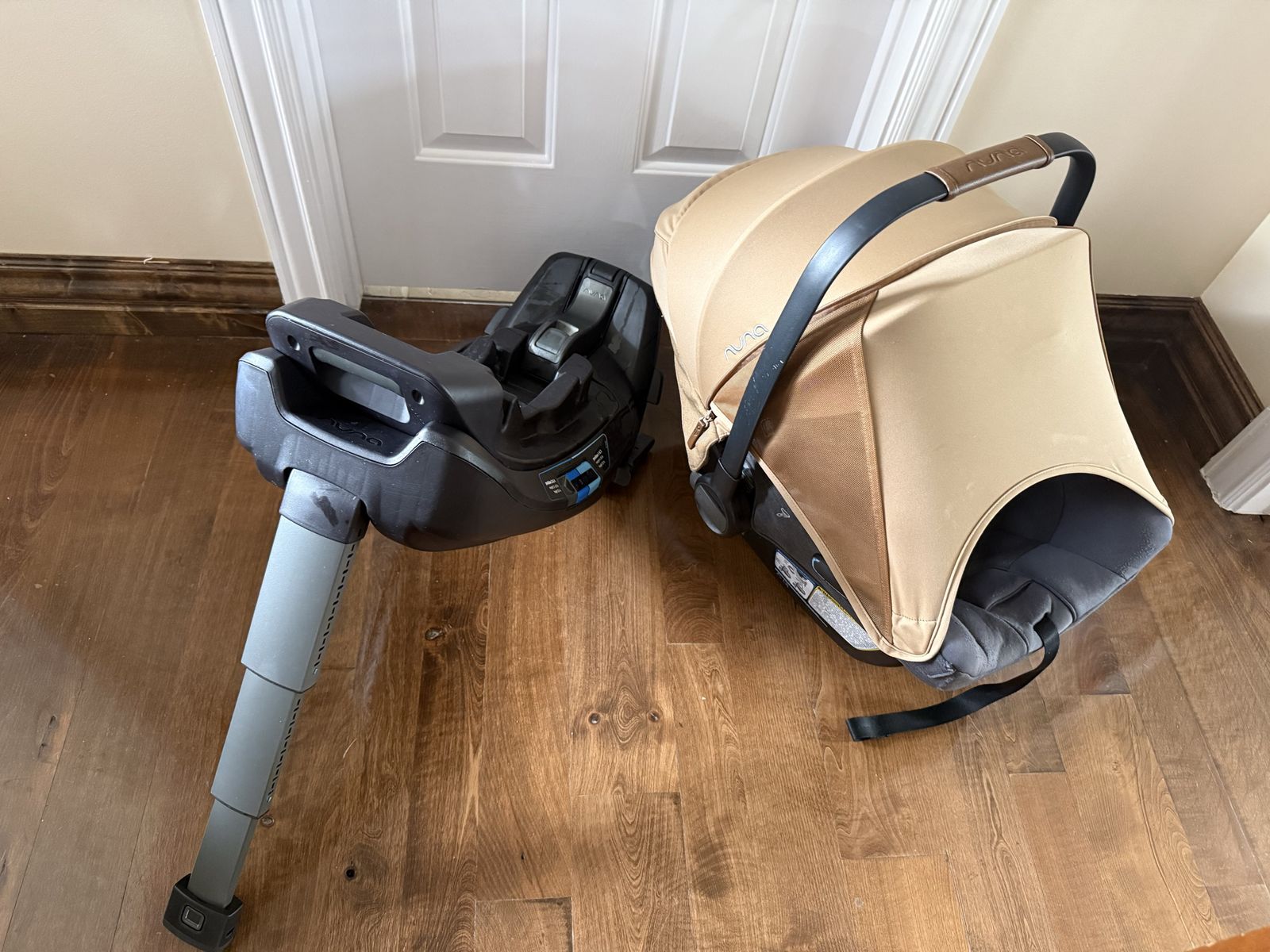 Nuna Pipa lite RX car seat with base expires 10/26/2029