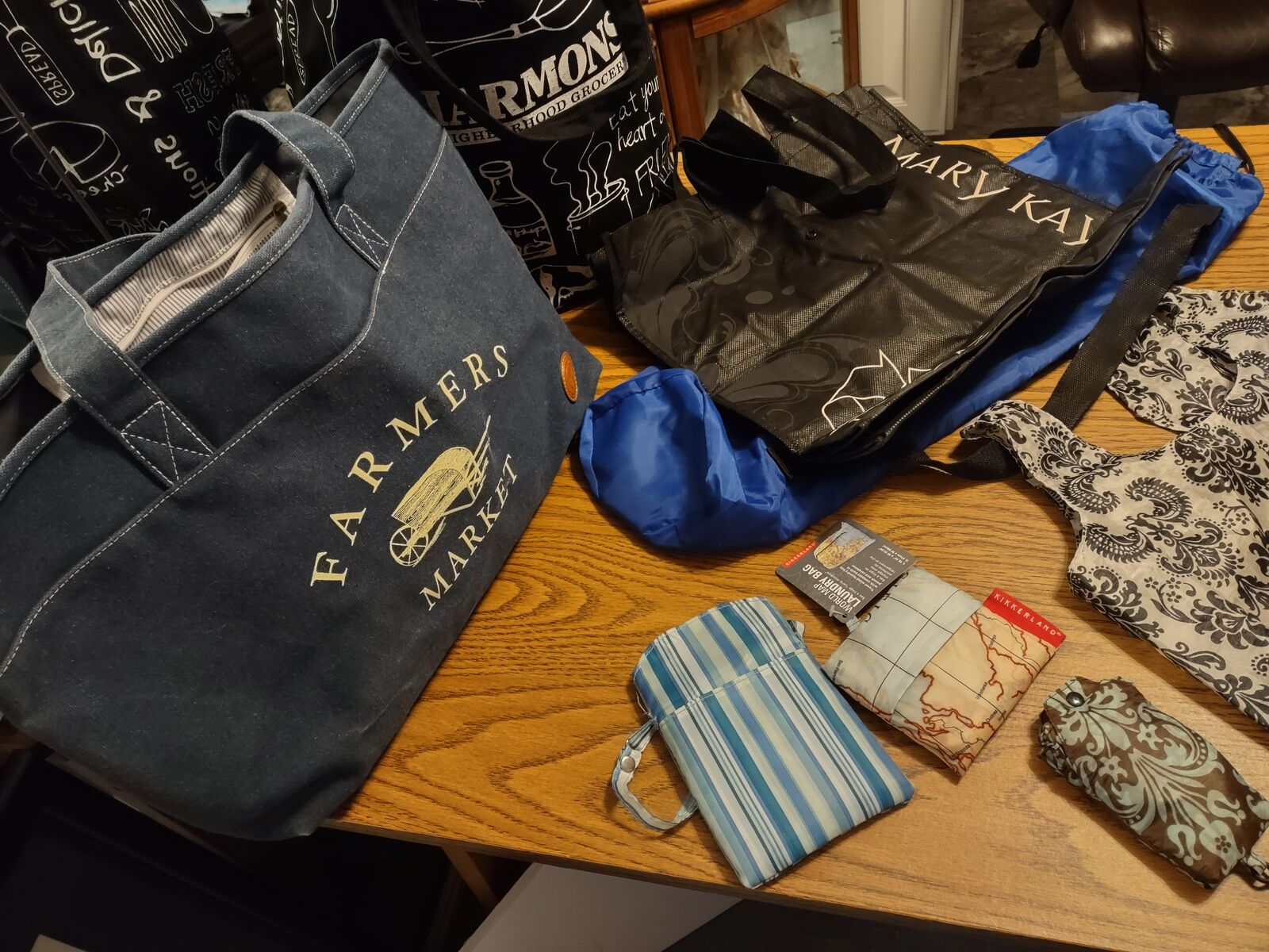 BAGS TOTES priced from $.50 to $4.