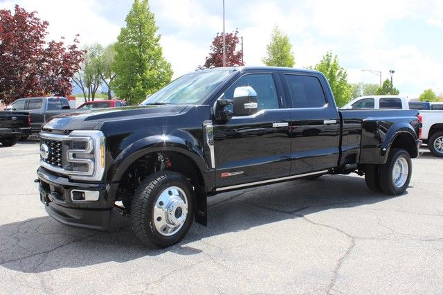 2026 Ford F-450 Super Duty Platinum