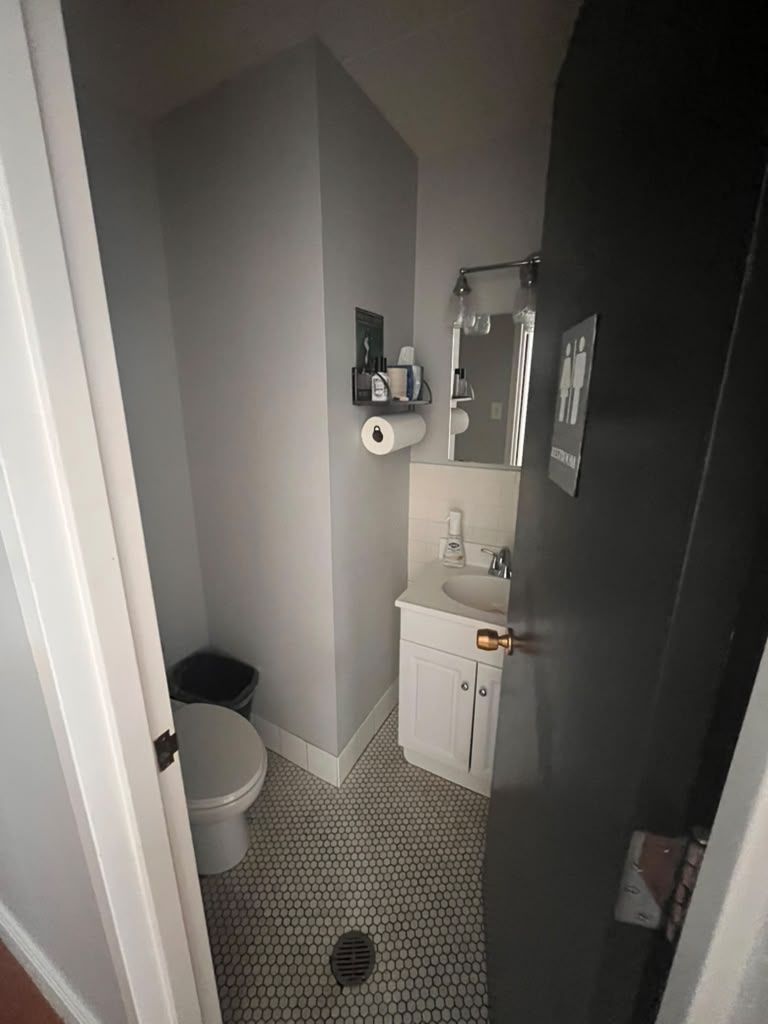 Main image 7
