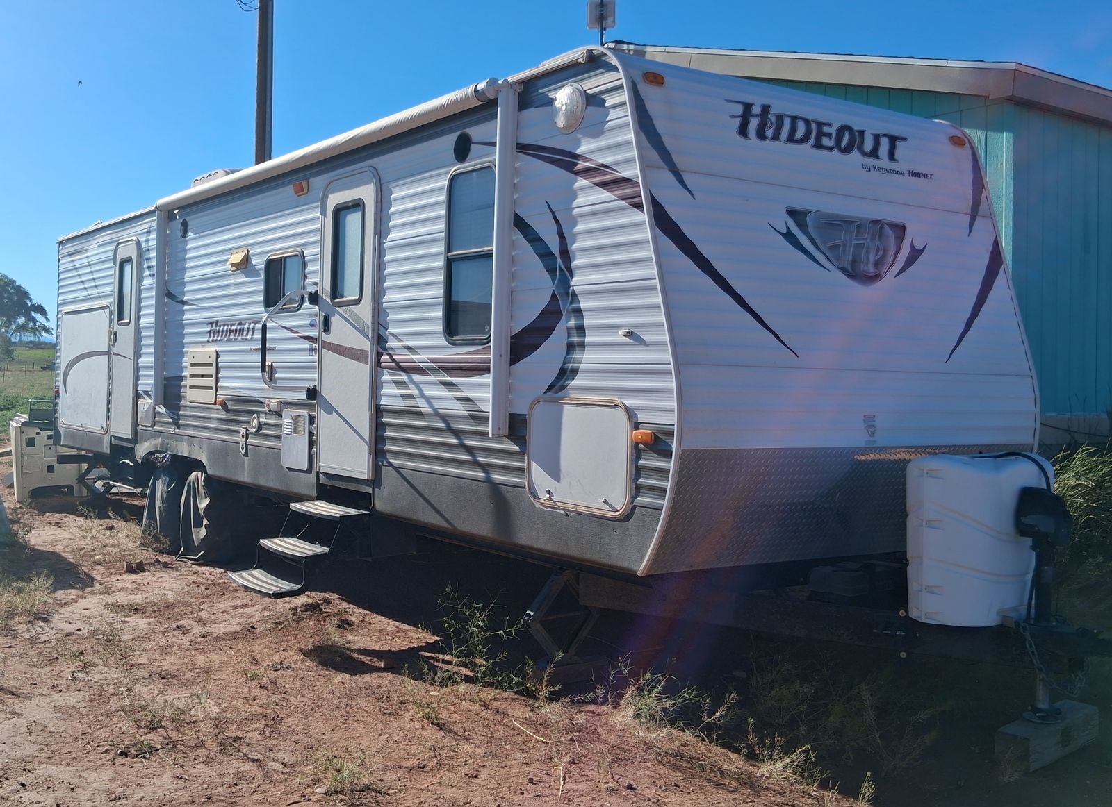 Used 2014 Hideout by Keystone Hornet Sleeps 9