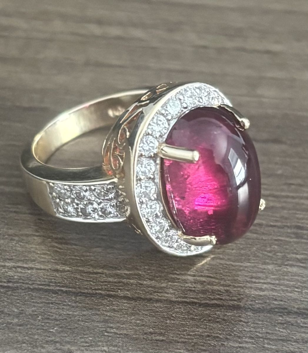 Stunning Cabochon Red Tourmaline & Diamond Ring - 14K Gold, Size 6