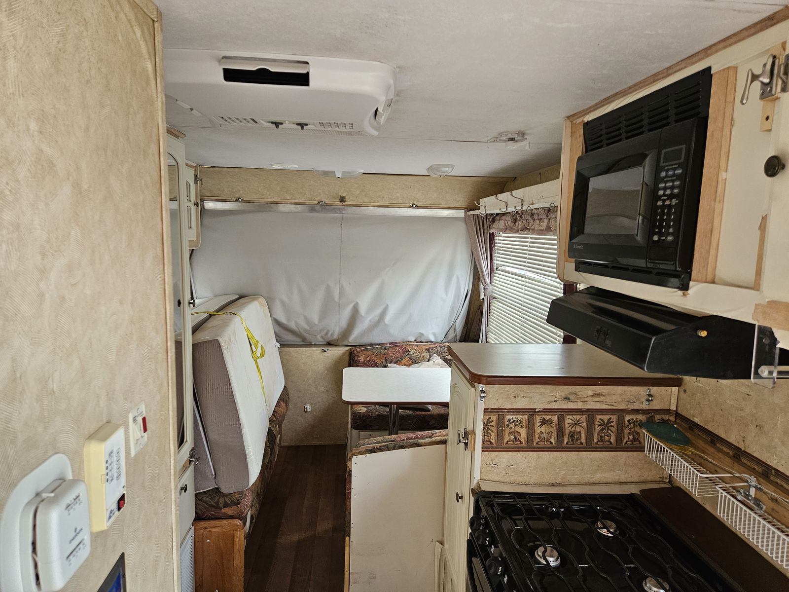 Main image 6