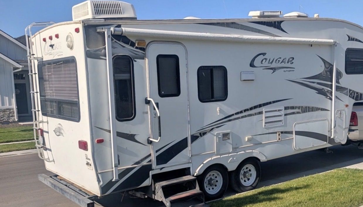 2006 Cougar by Keystone