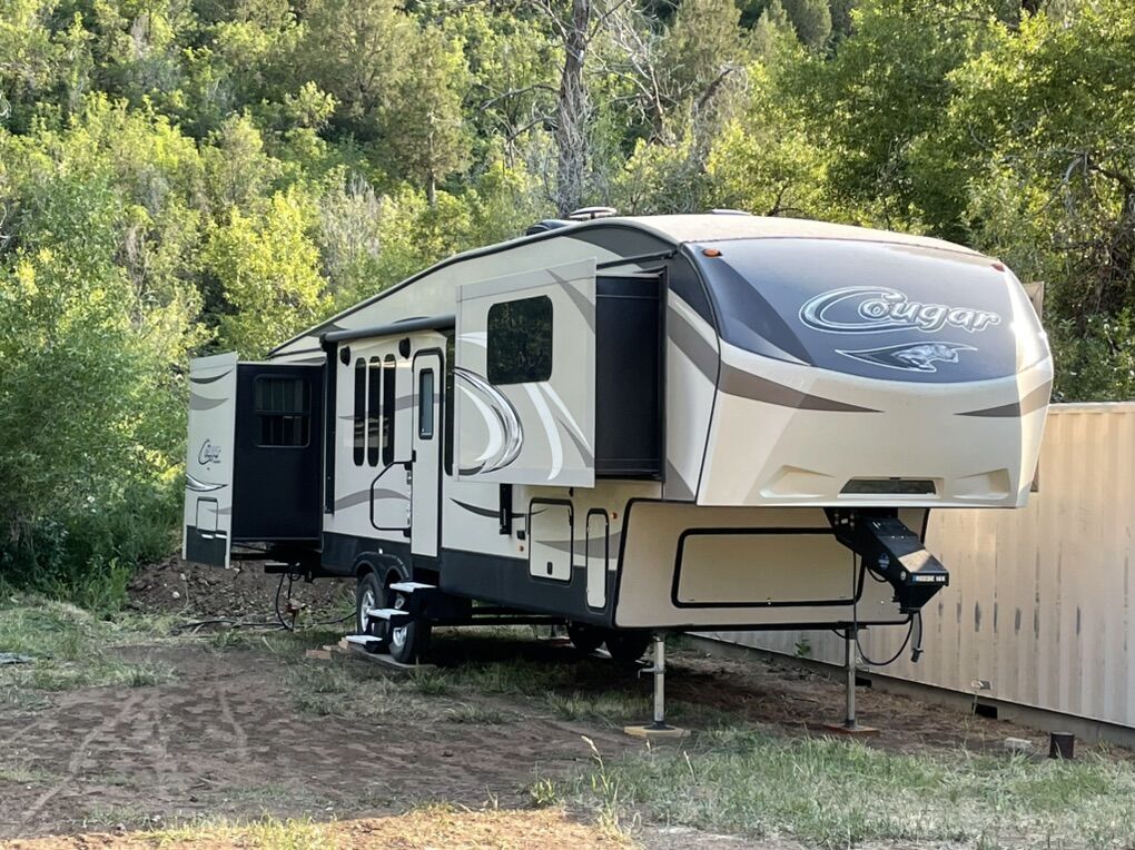 2018 Keystone Cougar 37'