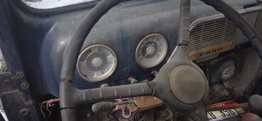 1952 Ford F3 V8 running OBO titled