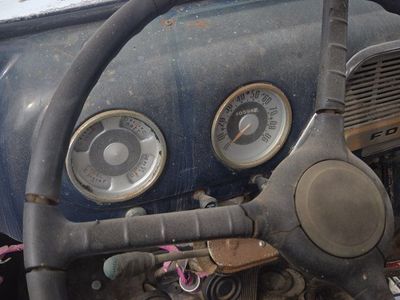 1952 Ford F3 V8 running OBO titled