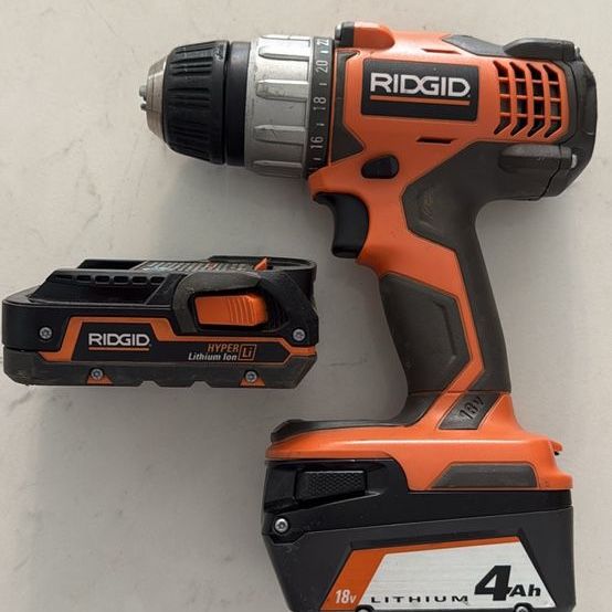 RIDGID 18V Cordless Drill with 4Ah and Hyper Lithium-Ion Batteries, Used with charger