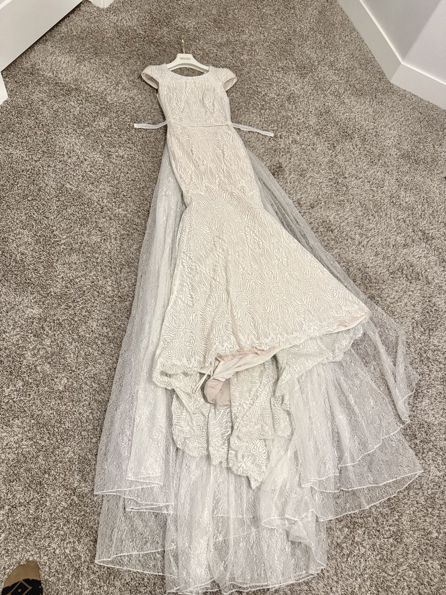 Beautiful Wedding Dress Size EU34 / US 2